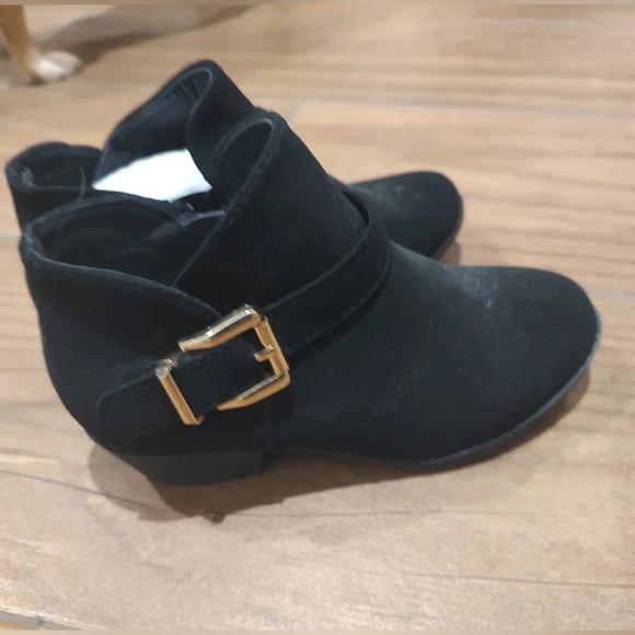 Kids size 2 boots - Picture 2 of 4